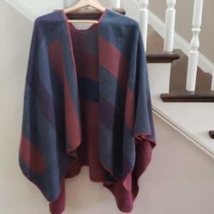 BB Dakota Shawl Wrap OS.